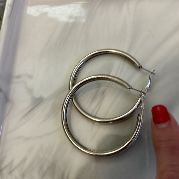 NEW nOir Jewelry Earrings 3 Set Silver Tone Fashion Hoops - Picture 12 of 17